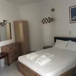 Petradi Sifnos Aparthotel 3*